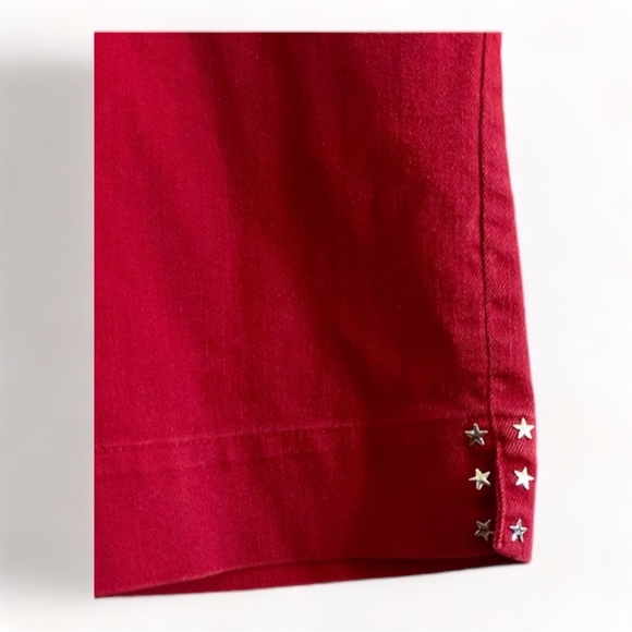 Alfred Dunner Red Capri with Pockets & Star Detail at Calve - Picture 2 of 4